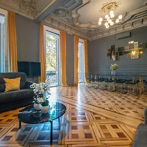  Apartment Stylish Center