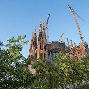  Apartment Gaudi